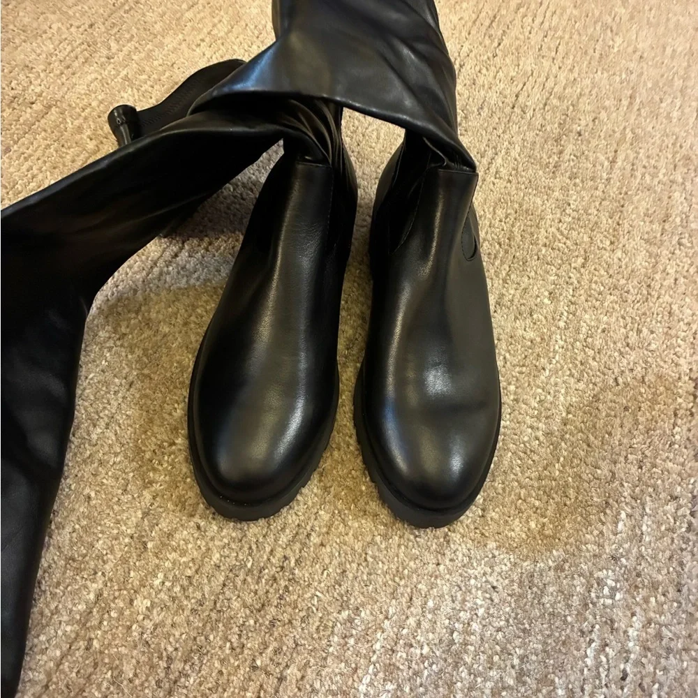 Raye Women’s Dustie Knee High Boots Size 7 Faux Leather Upper Black Lug Sole